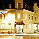 & Hotel 4*