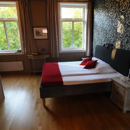 & Hotell 4*