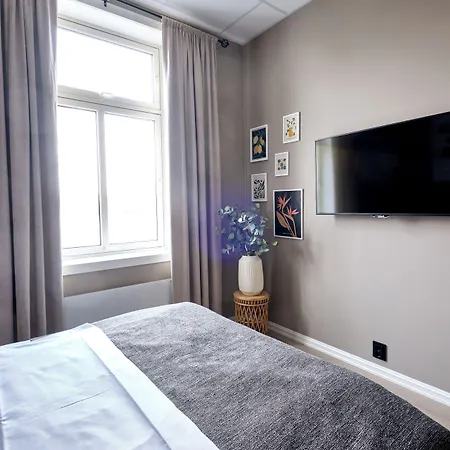 & Hotell 4*