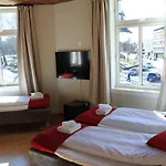 & Szálloda 4*